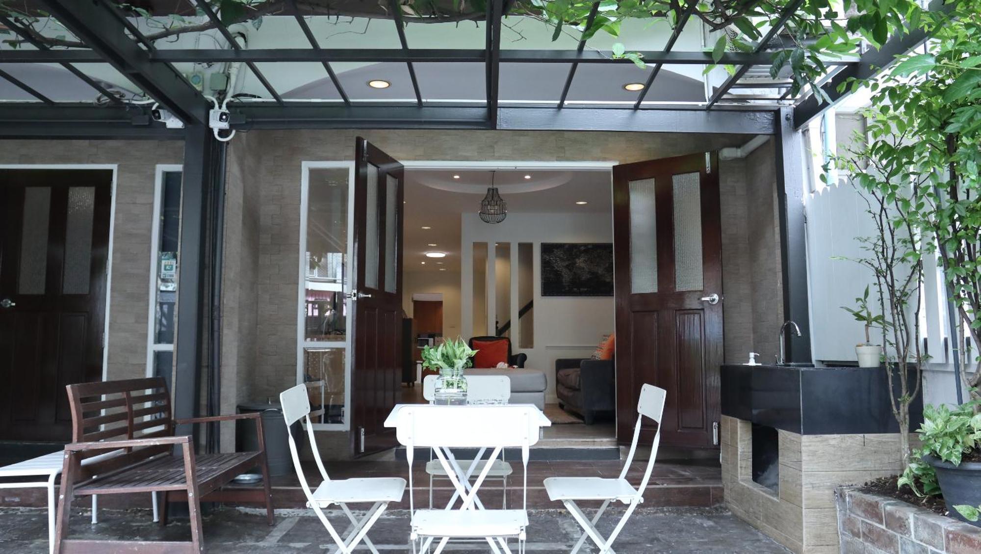 Neveu Premier Residence : Ratchada Banguecoque Exterior foto